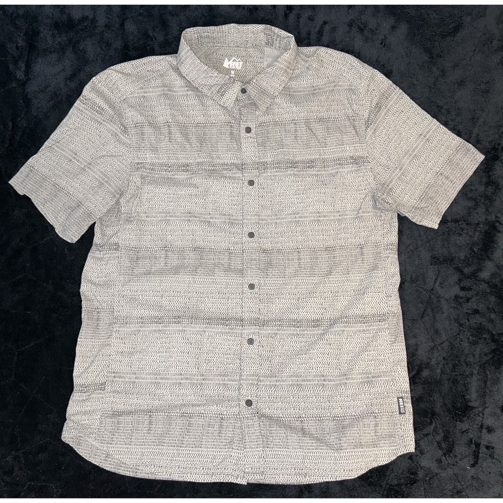 REI Co-op Sahara Button Up Shirt Light Gray Mens Medium Hike Outdoor Performance